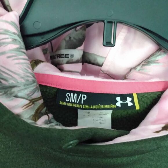 Realtree Under Armour Hoodie Women's Small - Picture 3 of 4